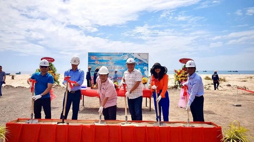 Tiến độ xây dựng Resort Charm Hồ Tràm mới nhất tháng 03/2022
